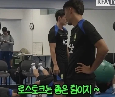 옌스 챙겨주는 독일어 가능자들_4.webp