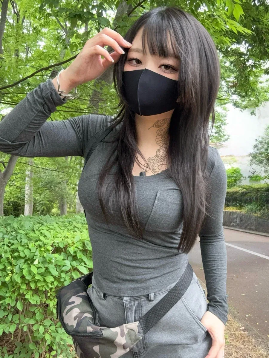 애 둘 낳고 배가 나왔다고 한탄하는 아줌마 _1.webp