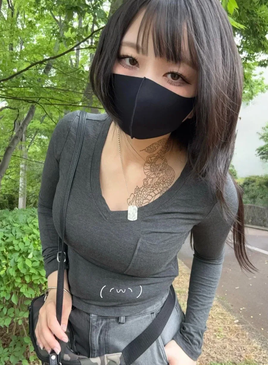 애 둘 낳고 배가 나왔다고 한탄하는 아줌마 _3.webp