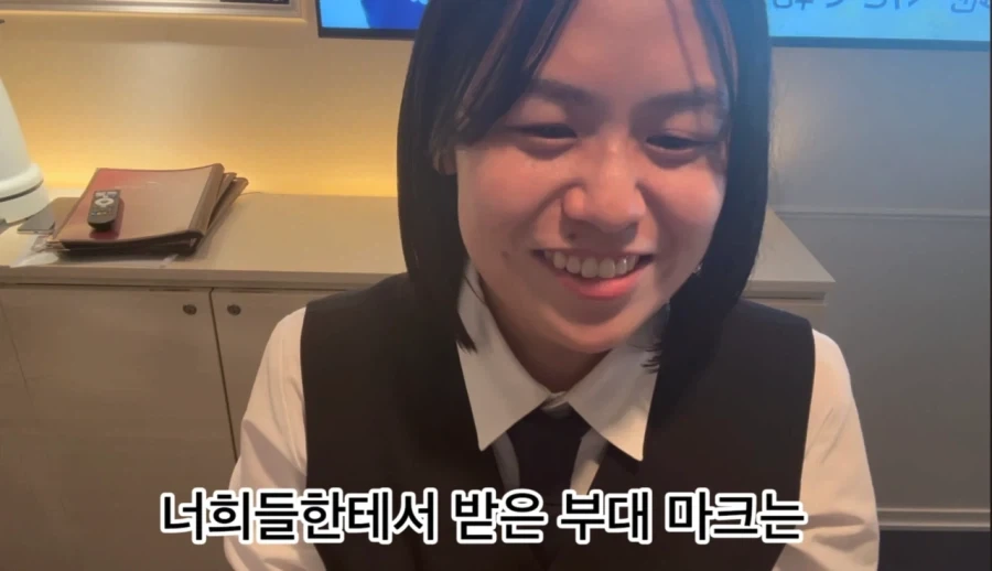 한국군 부대마크 모으는 일본 카페 사장님.jpg_2.webp