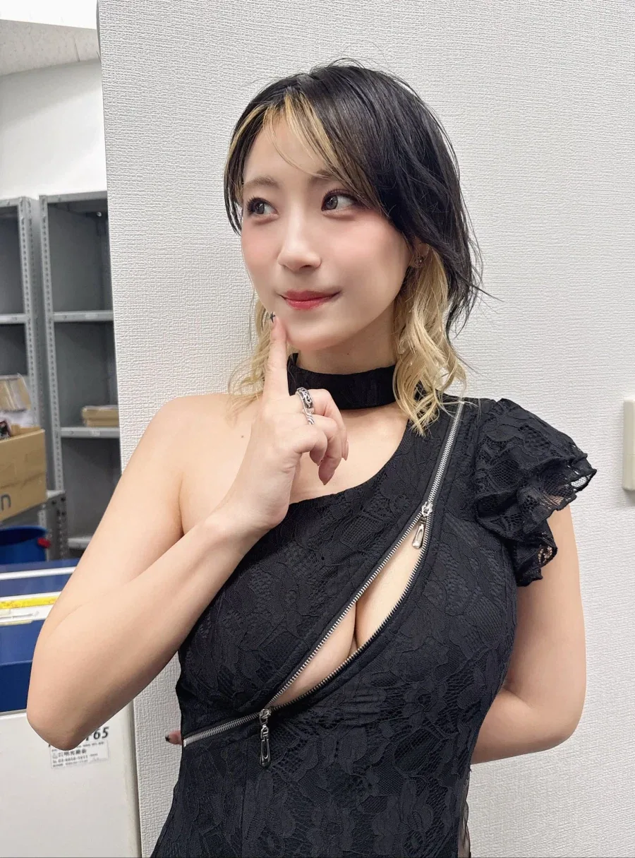 성우와 DJ를 병행하는 34세 코스어 누나._1.webp