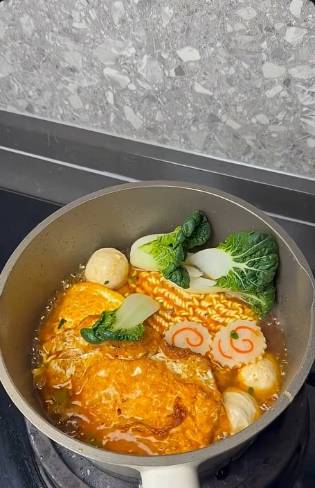 외국인들이 빤다고 하는 한국 라면 레시피_10.webp