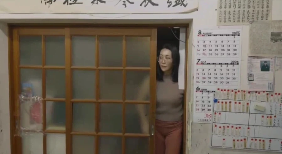 여자아이돌의 포스 장난아닌 서예선생님.JPG_6.webp