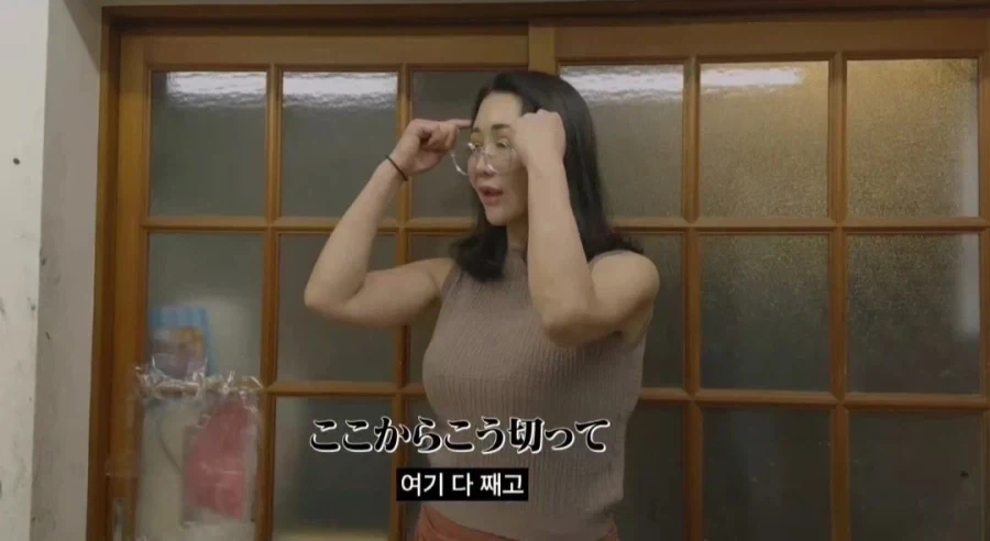 여자아이돌의 포스 장난아닌 서예선생님.JPG_14.webp