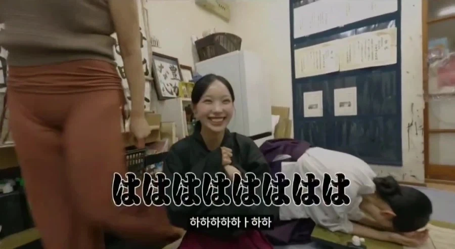 여자아이돌의 포스 장난아닌 서예선생님.JPG_41.webp