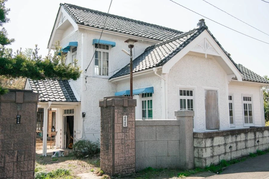 일본의 버려진 양옥 폐의원️_1.jpg