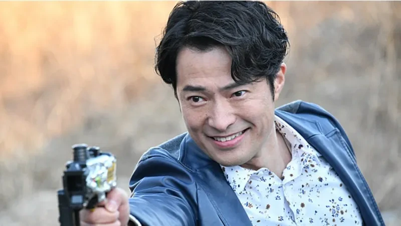 가면라이더) 흑막썰 돌았다가 쏙 들어간 인물.jpg_2.webp