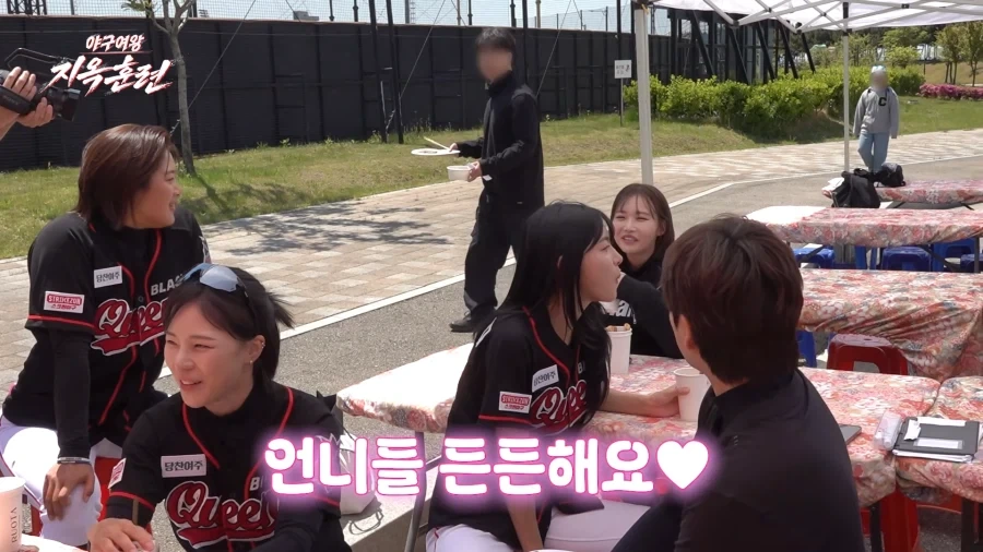 유튜브 100만 공약으로 치어리더와 1일 데이트권 걸었다_6.webp