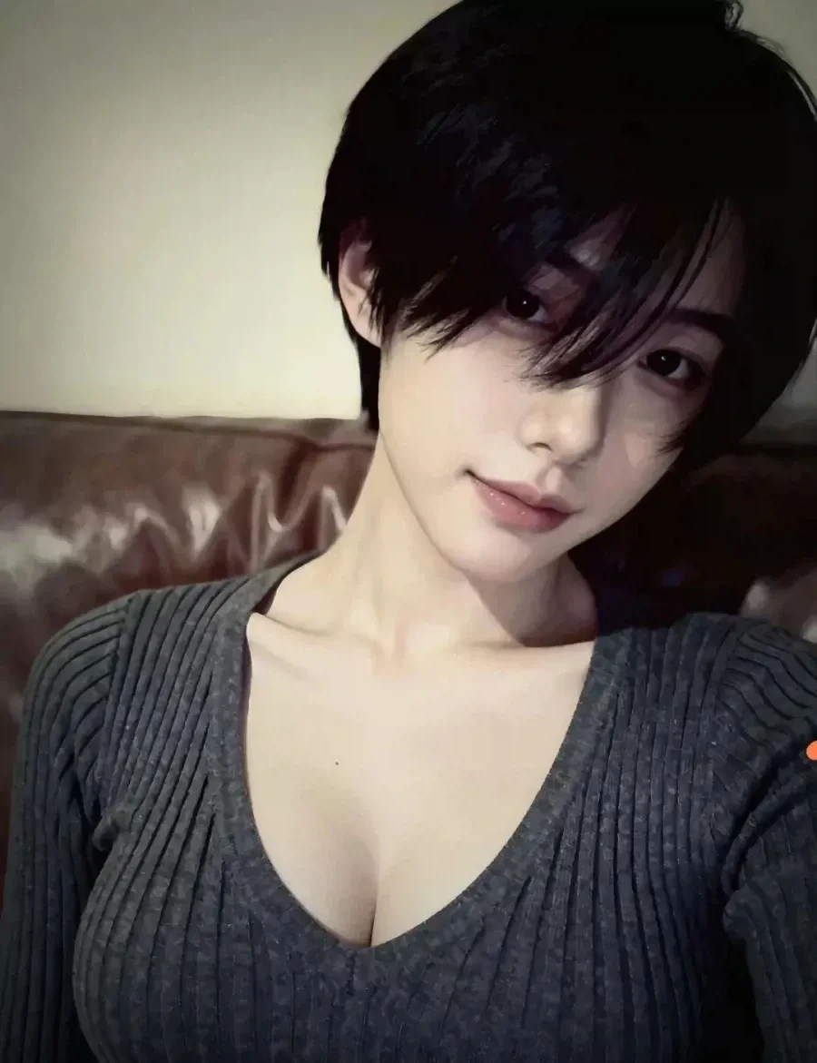 숏컷 거유 톰보이의 정석.jpg_3.webp