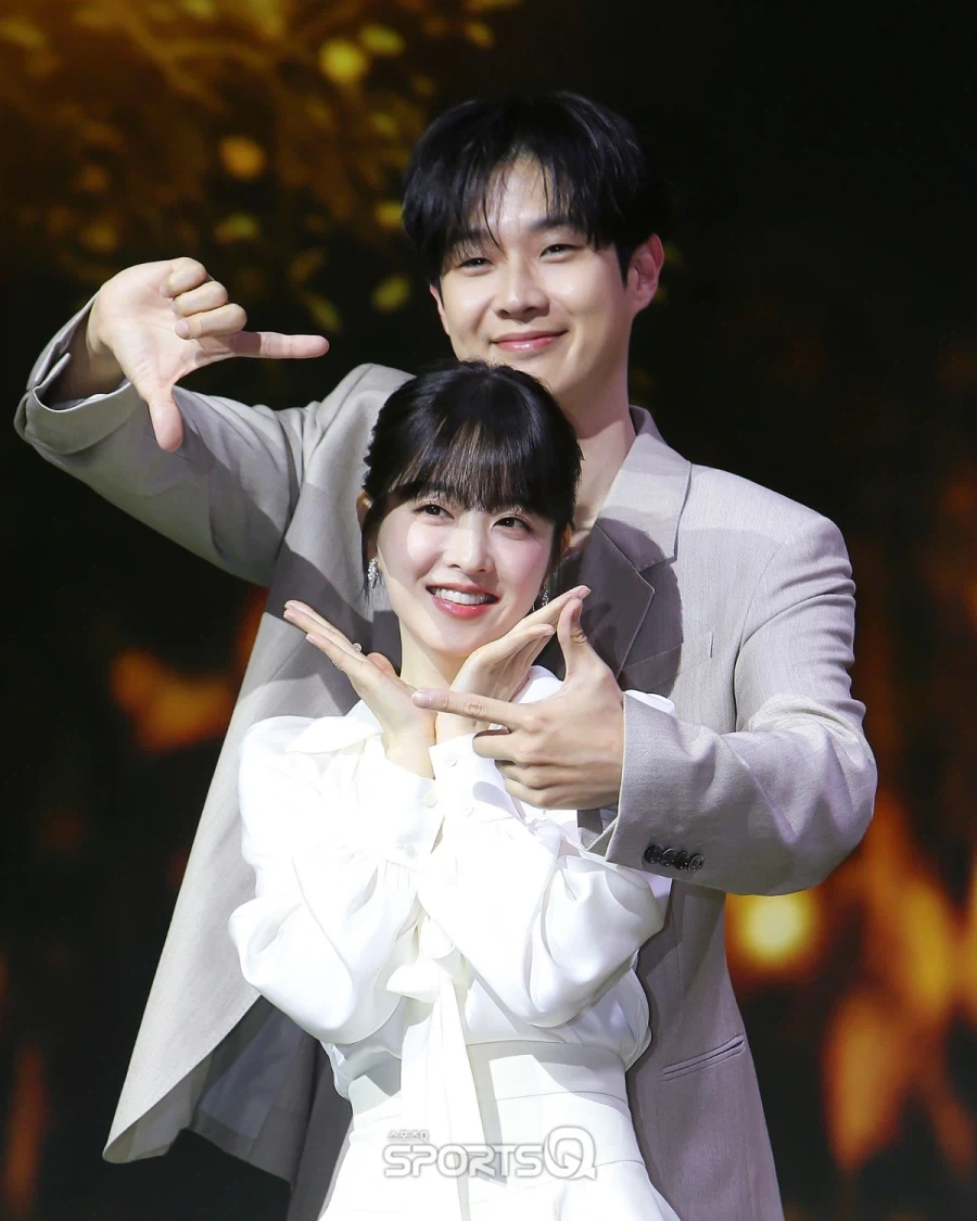 박보영이 보름달 처럼 얼굴이 부었다는 날의 사진_2.webp