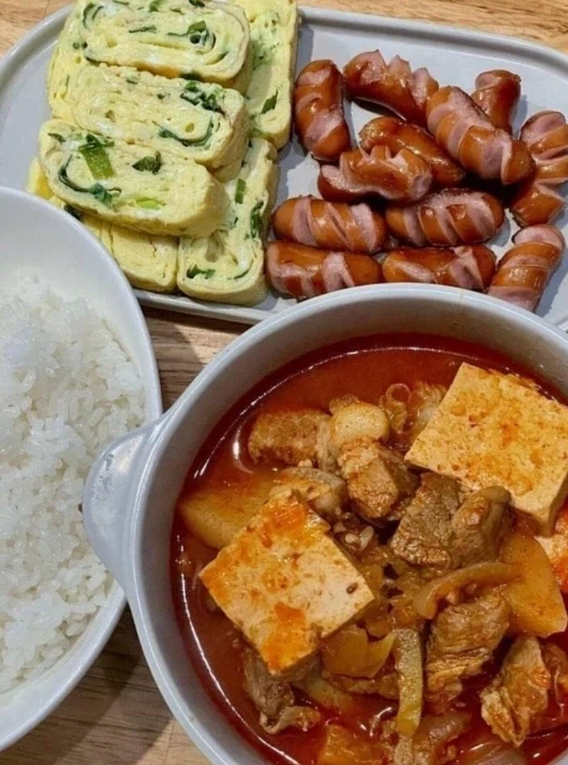 밥맛 없을때 이렇게 차리면 대부분 그냥 먹음.jpg_1.webp