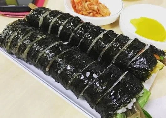 횐님덜,,,,,,, 여자와,,,, 김밥의,,,, 공통점이 뭔지 아십니까,,,,_1.webp