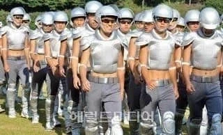 해병문학밈이 없었을적 국군의날 행사 사진_1.webp