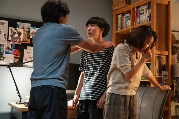 고등학생 자식이 노숙자를 죽였다면?.jpg_12.webp