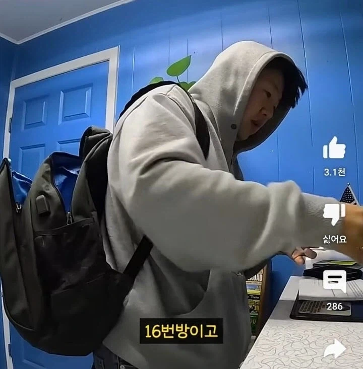 미국 시골마을에서 말 걸어온 경찰 만나고 착잡해진 한국인_3.webp