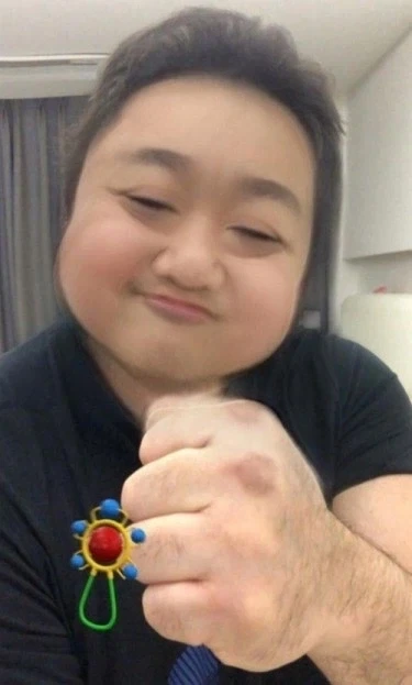 얼굴이 주먹만한 아가_1.webp