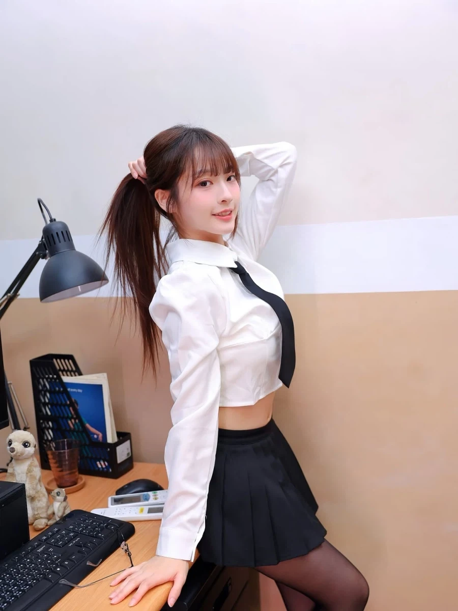 호불호 갈리는 복장 jpg_1.webp