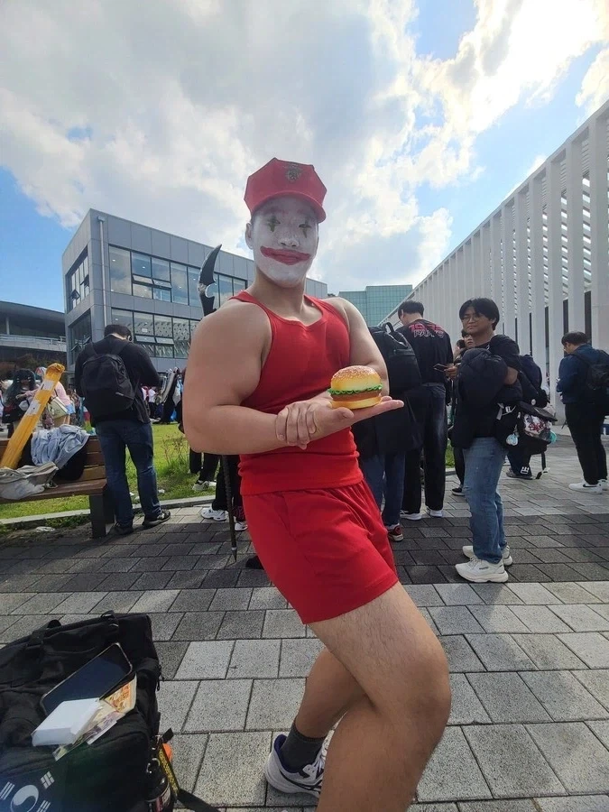 돈만 주면 친구 랄부에 뽀뽀쪽 하기 가능?.jpg_2.webp