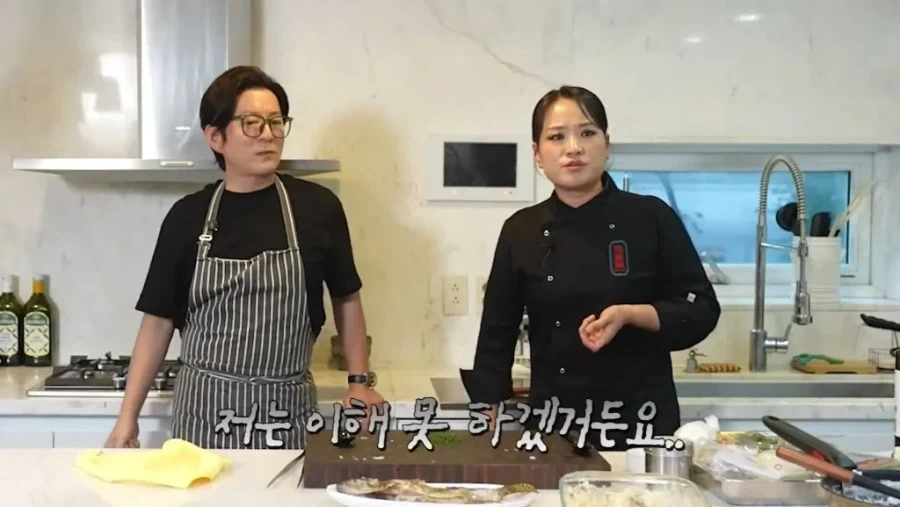 생선 눈알 이맛있는걸 왜 아무도 안먹지.._3.webp