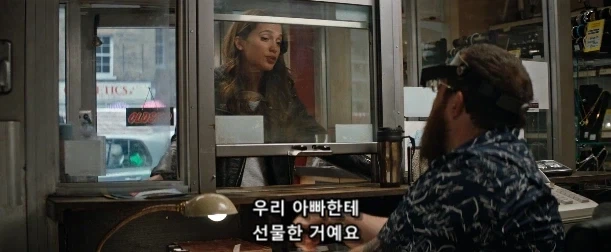 절대로 사연 팔이와 동정심 유발 작전을 써선 안 되는 장소_4.webp