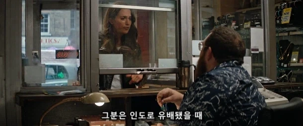 절대로 사연 팔이와 동정심 유발 작전을 써선 안 되는 장소_9.webp