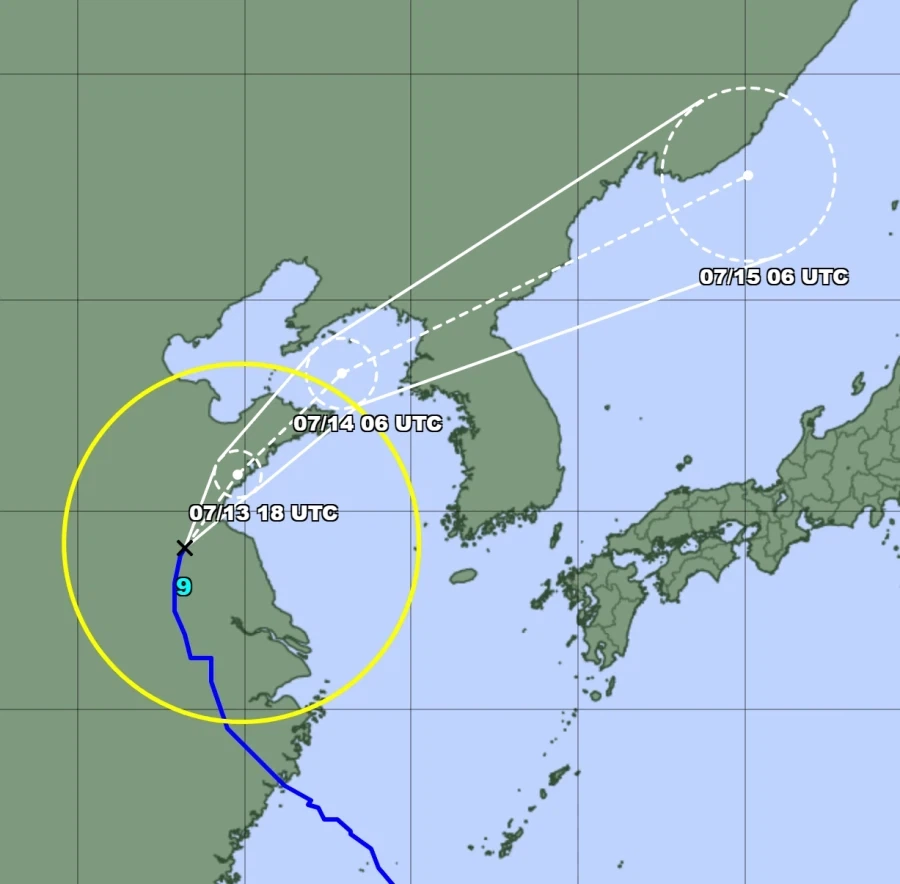 덜 여문 열돔으로 인해 결국 한반도로 꺽인 태풍 바비_1.webp
