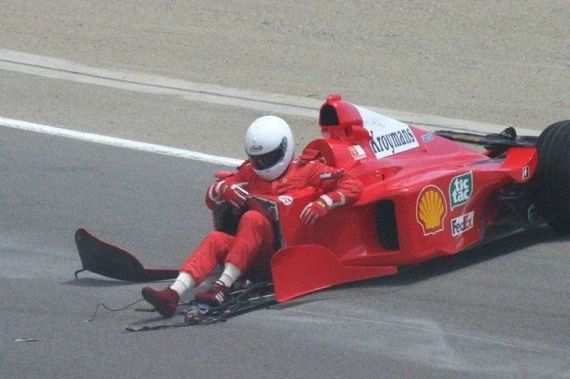 F1 사고 현장_1.webp