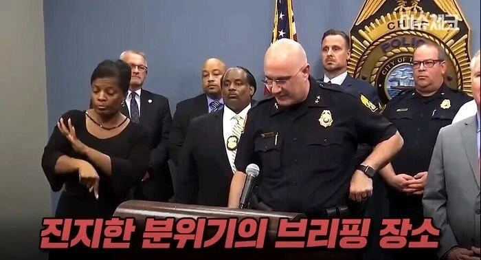미국의 가짜 수화 통역사_1.webp