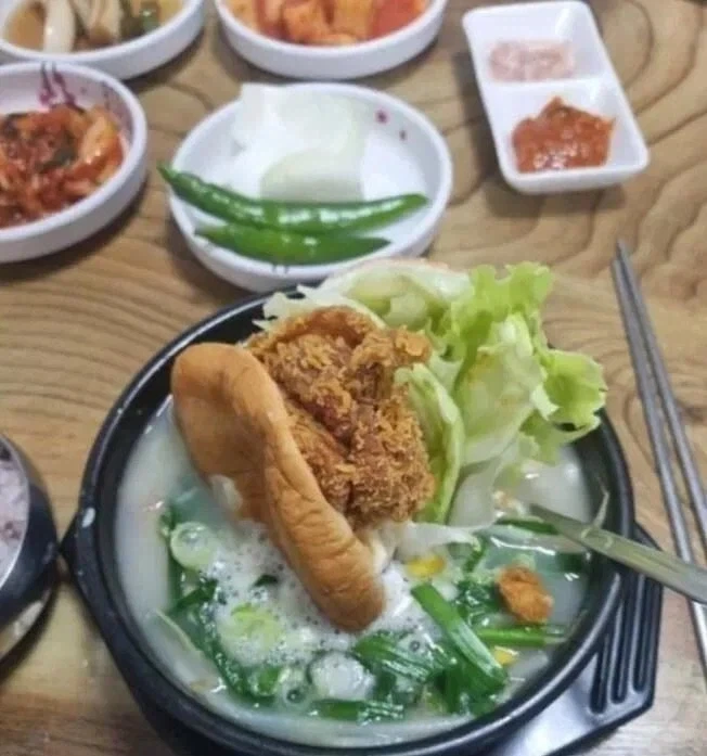 도로롱이 국밥도 잘 먹는 이유!!!_1.webp