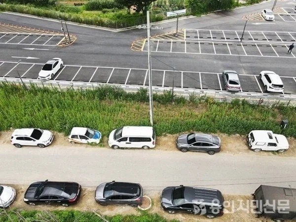 한국의 진짜 이상한 주차 문화_1.webp
