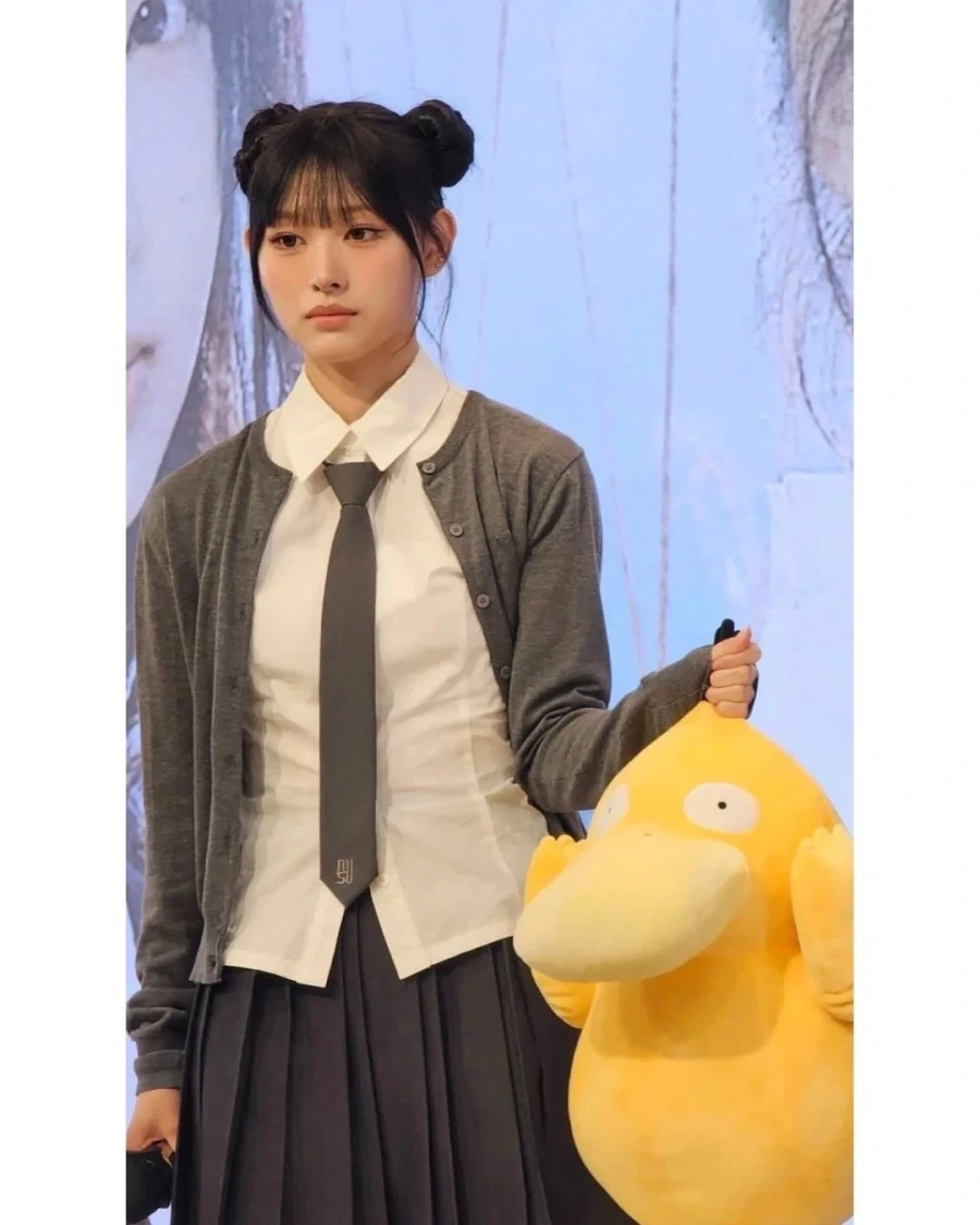 인형 들고있는 미나미..._2.webp