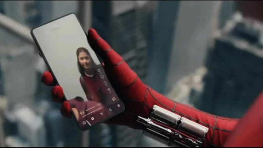 mcu) 가난하다더니 최신폰 쓰던 스파이더맨 사실은..._1.webp