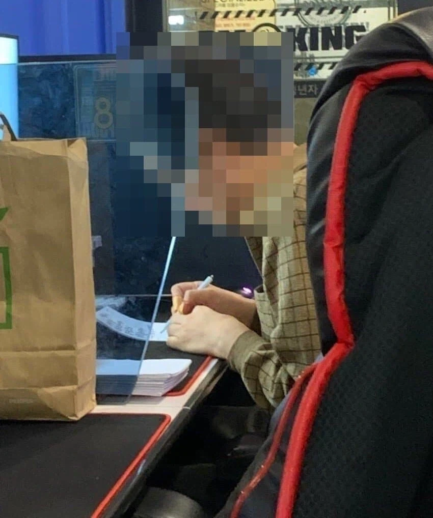불법 수동 다운로드_1.webp