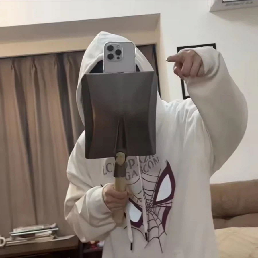 실용성은 없는 휴대폰 케이스_4.webp