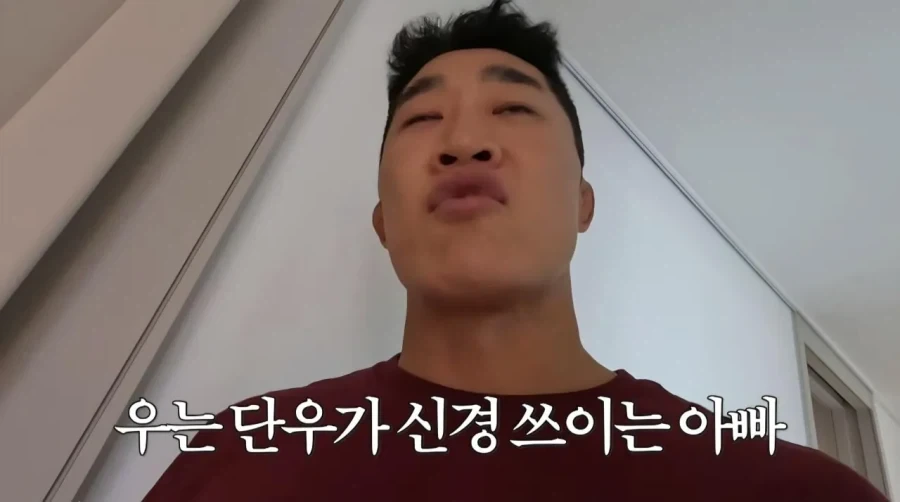 학교 가기 싫다는 아들 훈육하는 개그맨.jpg_1.webp