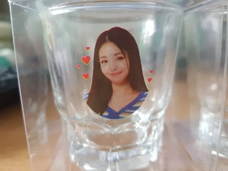 기회를 잡고 순항중인 리센느를 보면서 생각나는 브레이브 걸스 굿즈 사태_1.webp