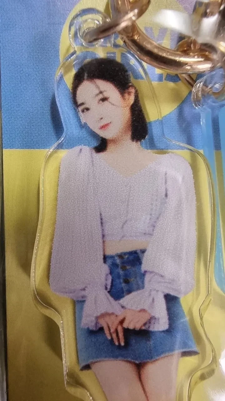 기회를 잡고 순항중인 리센느를 보면서 생각나는 브레이브 걸스 굿즈 사태_5.webp