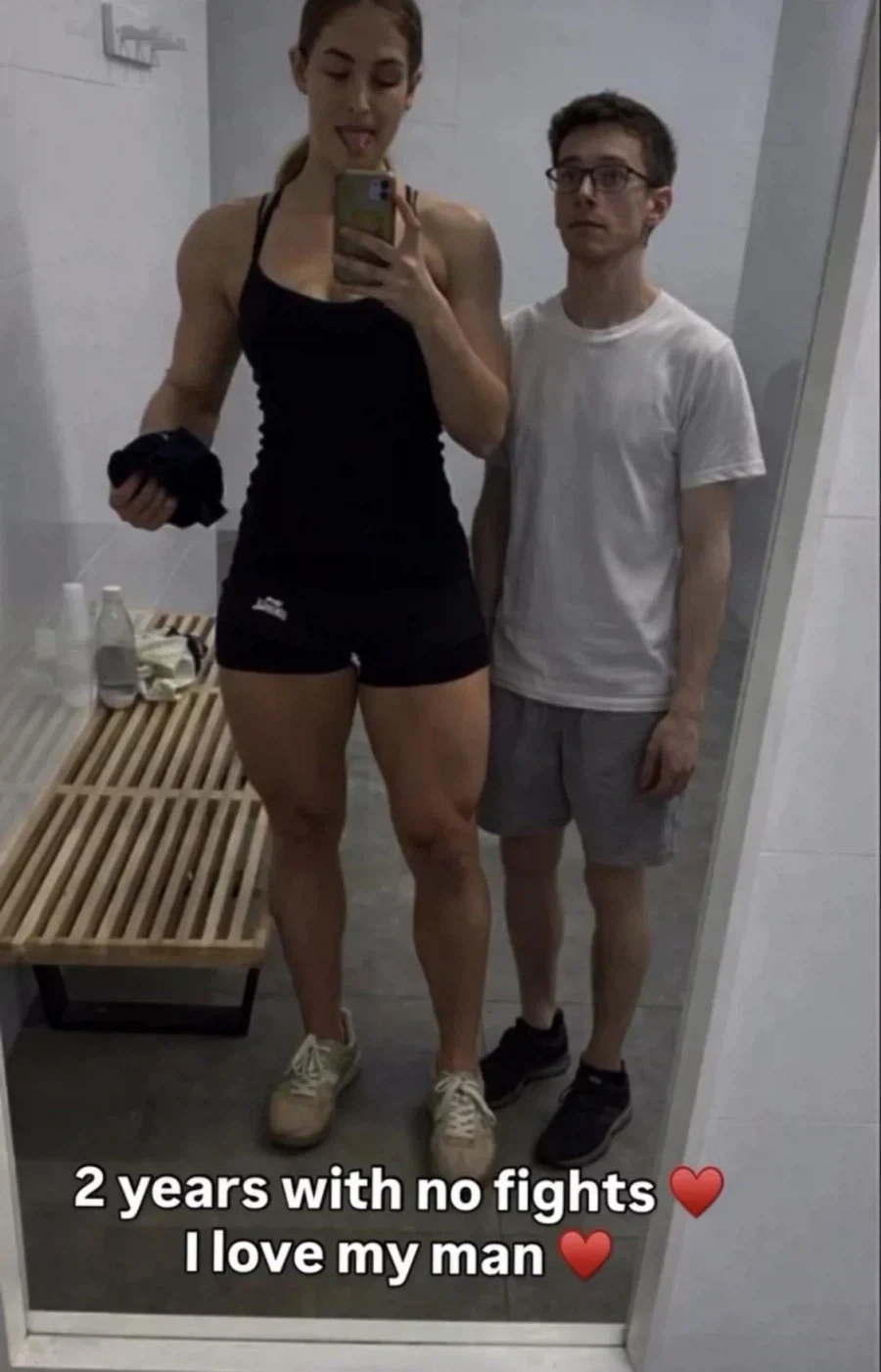 ???: 왜 커플끼리 싸워? 난 2년간 남친이랑 한번도 안싸웠는데 ㅎㅎ_1.webp