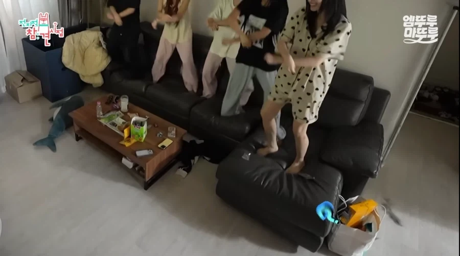 청소의 중요성을 깨달은 리센느 멤버들_7.webp