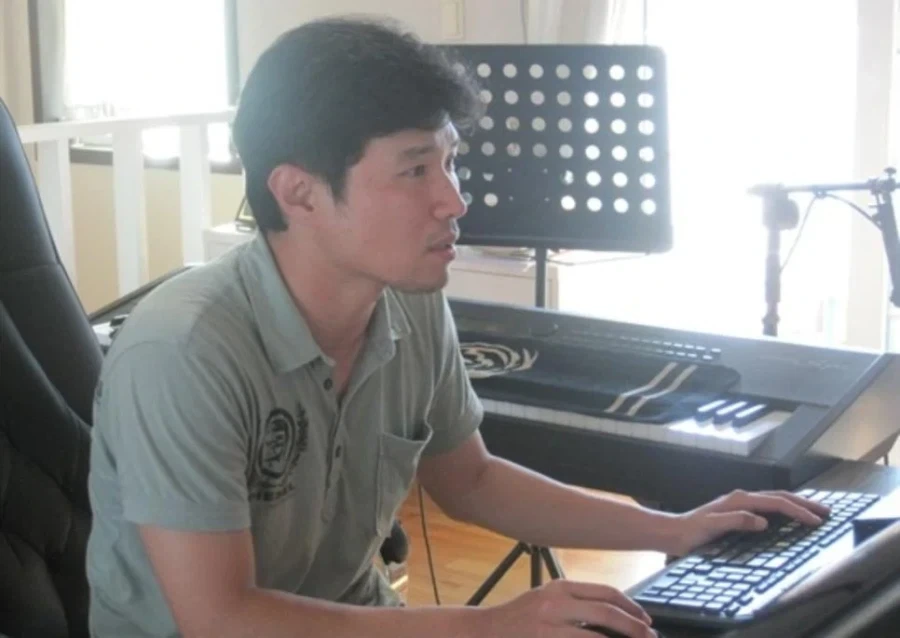 자기 형이 영화 배우인 음악 감독.jpg_2.webp