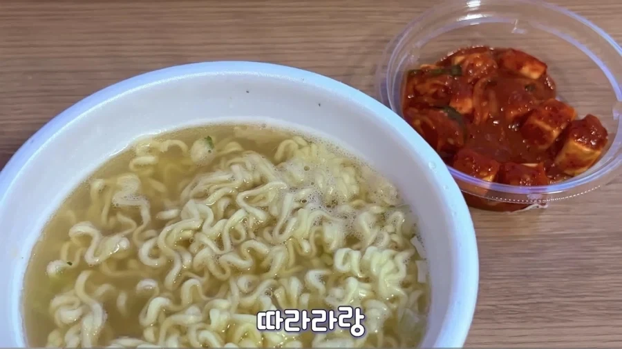파인애플 피자를 보는 이탈리안의 심정_1.webp