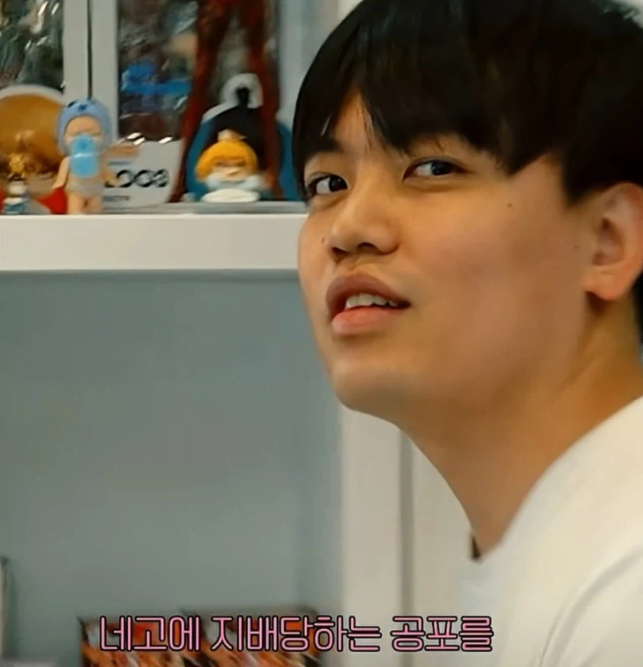 피규어 네고하는 최홍만_6.webp