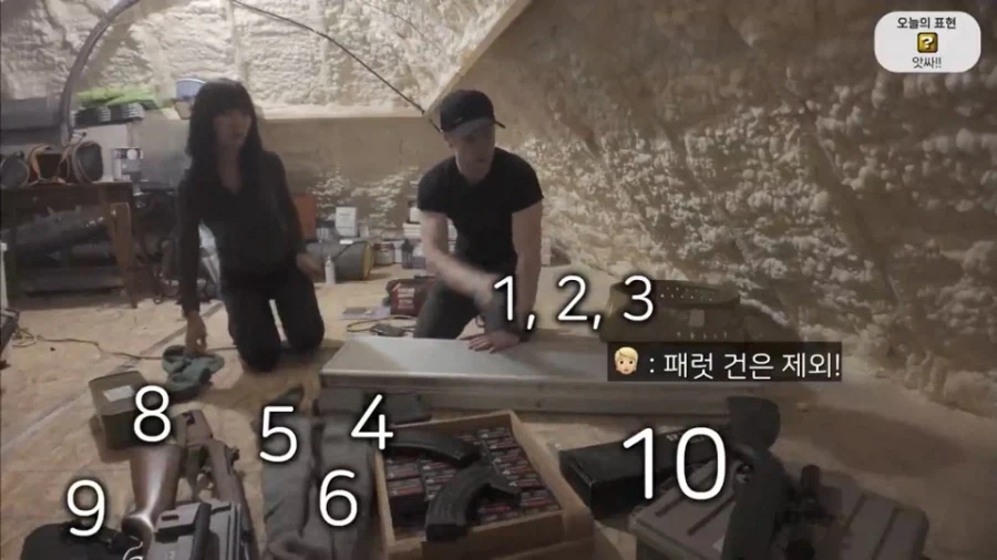 ??? : 미국에서 집에 총 10자루는 기본이죠_4.webp