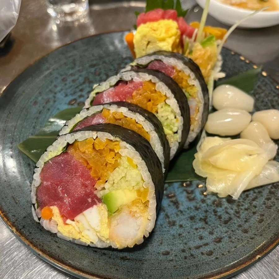 주식 망해서 김밥과 컵라면으로 끼니를 때우는 신세_1.webp
