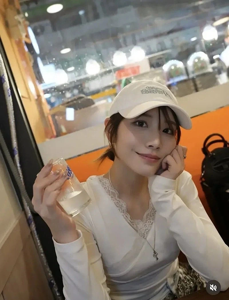 광장시장에 놀러온 일본 여배우.jpg_1.webp