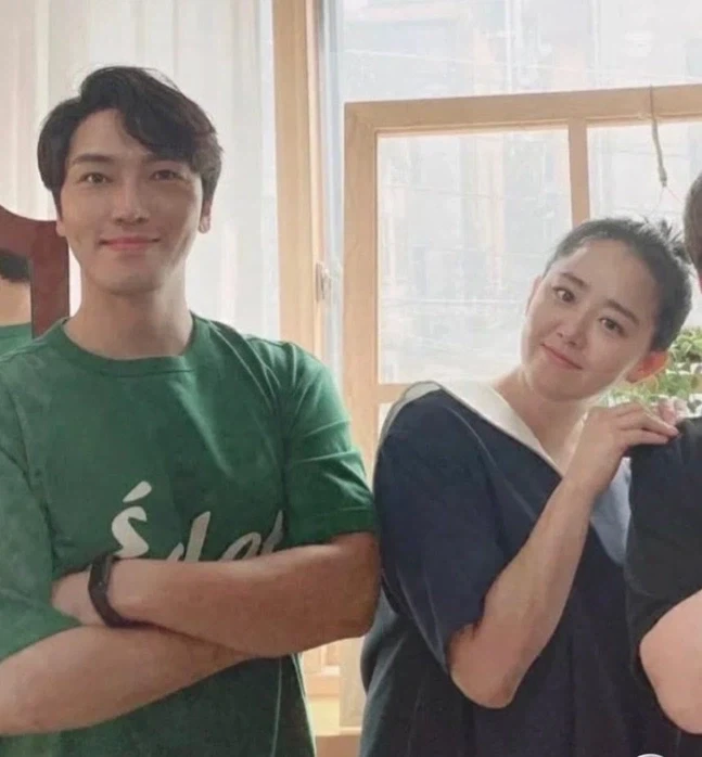 문근영 뮤지컬 배우 정평과 결혼_1.webp
