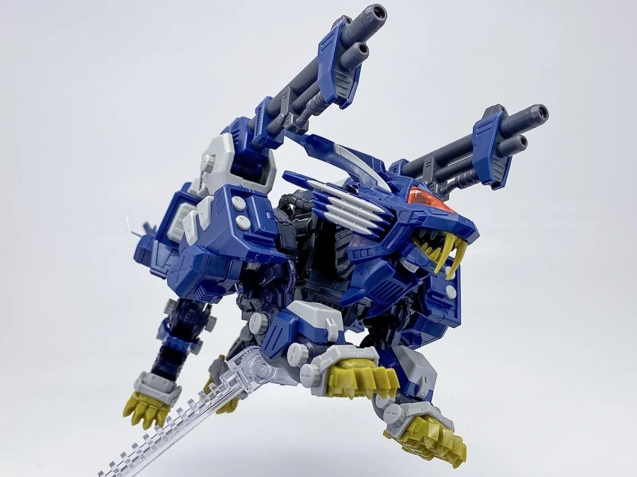 [타카라토미] RMZ 1/100 블레이드 라이거 판처(ZBF) 컬러 비교 이미지_3.webp