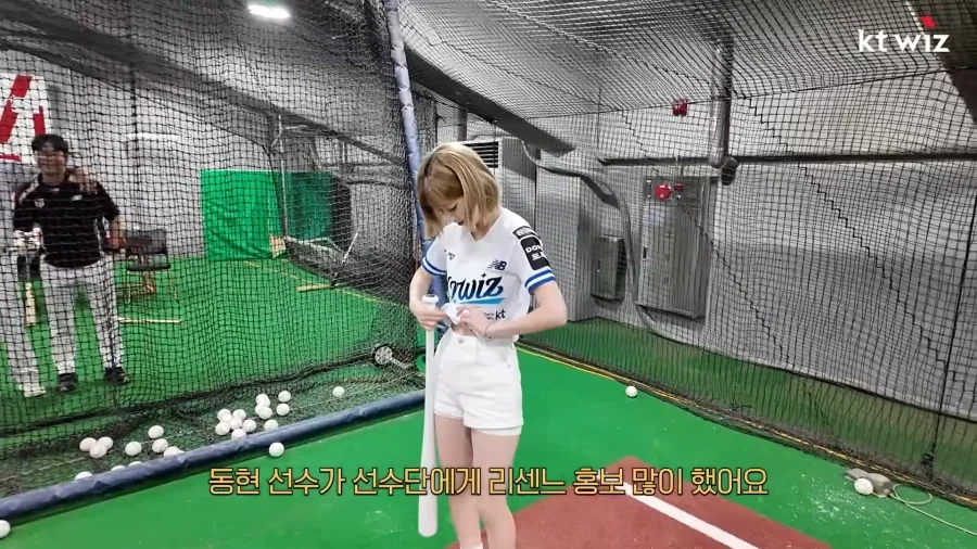 시구시타 하러 온 아이돌에게 좋은거 가르치는 소형준 선수.jpg_17.webp