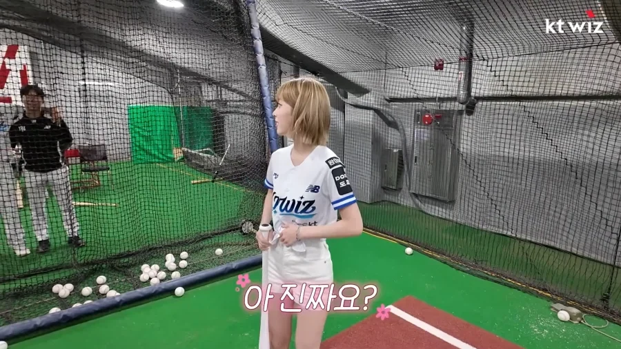 시구시타 하러 온 아이돌에게 좋은거 가르치는 소형준 선수.jpg_18.webp