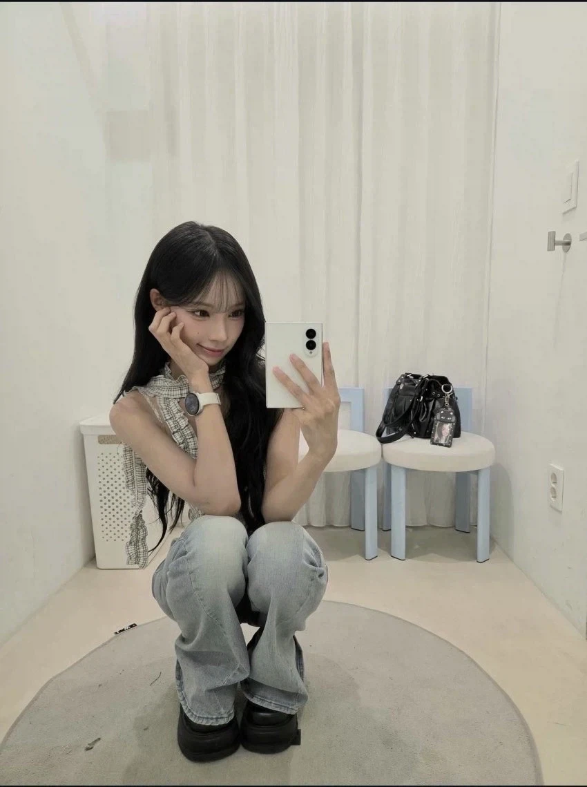 리센느) 데뷔 3년만에 개인폰 받은 멤버들_3.webp
